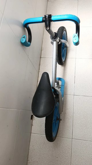 Bici sin pedales Chillafish azul