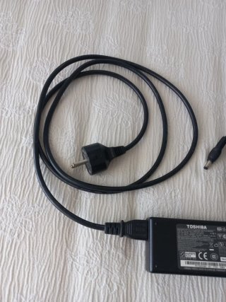 Cargador Toshiba Portátil