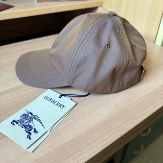 Cappello Burberry Unisex marrone Nuovo