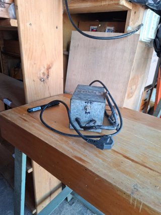 Extractor de clavos/puntas metálico
