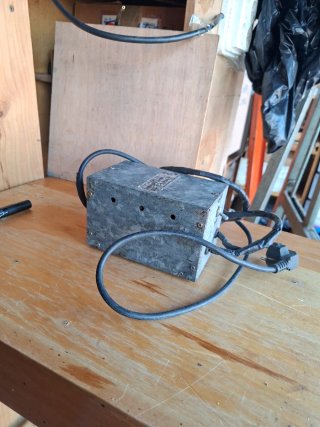 Extractor de clavos/puntas metálico