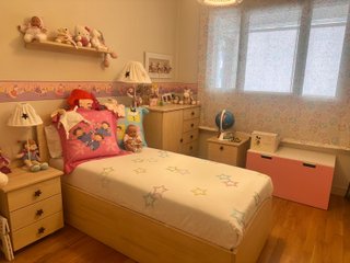Dormitorio infantil completo, salvo muñecos