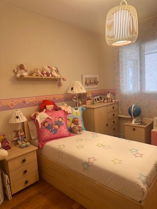Dormitorio infantil completo, salvo muñecos