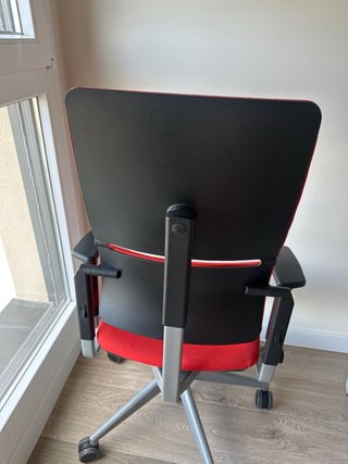 Silla de oficina ergonómica Steelcase Roja