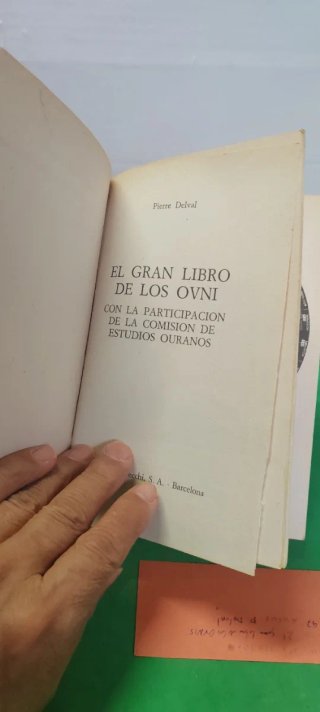 El Gran Libro de los OVNI - Pierre Delval