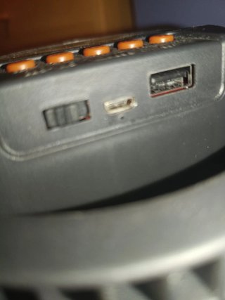 Altavoz Bluetooth portátil y potente