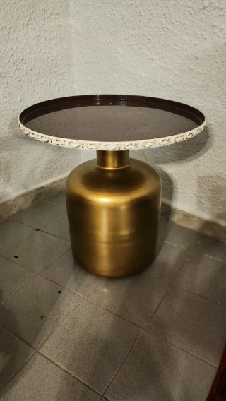 Mesa de centro cristal y metal naranja