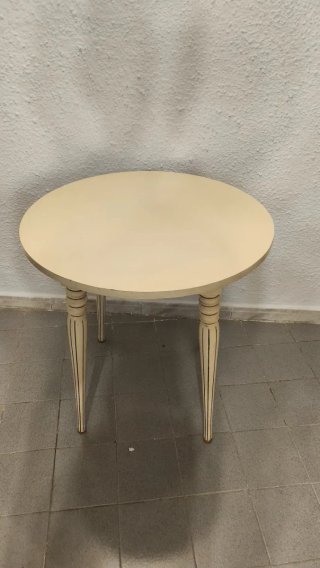 Mesa de centro cristal y metal naranja