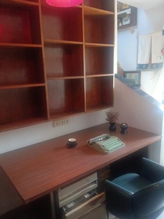 Conjunto Oficina Vintage Años 70: Mesa y Sillón