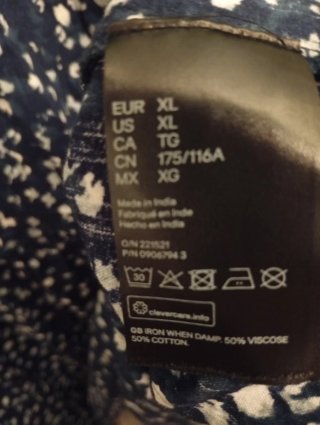 Vestito estivo blu a fiorellini bianchi
