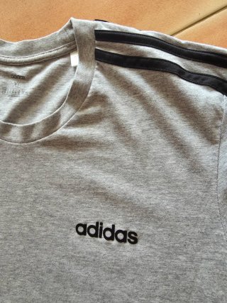 Camiseta Adidas Hombre Gris