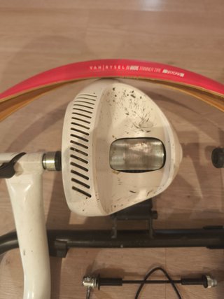 Rodillo Bkool Classic + cubierta rodillo Van Rysel