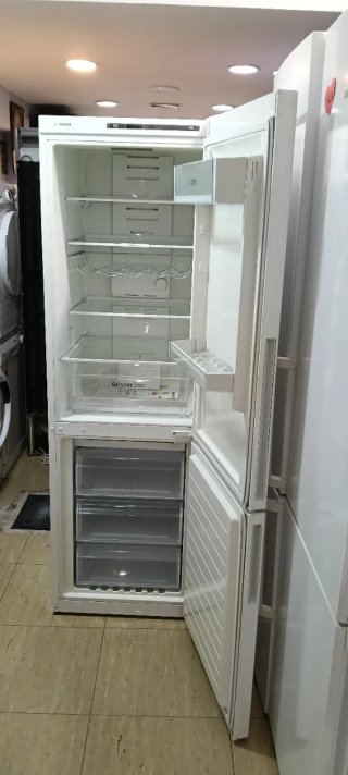 NEVERA COMBI BOSCH NO FROST ENERGÍA A+