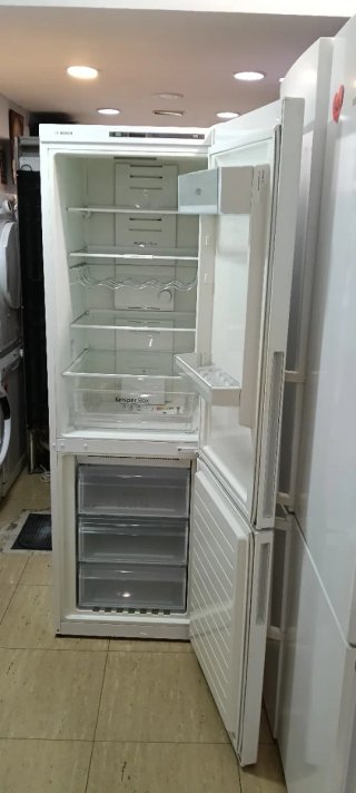 NEVERA COMBI BOSCH NO FROST ENERGÍA A+