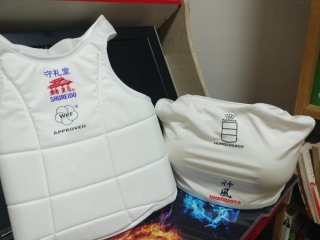 Peto interior y protector pecho