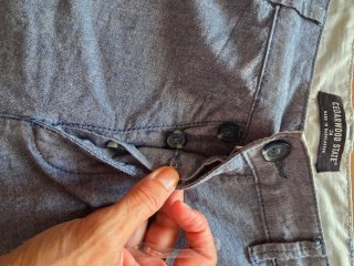 Pantalón corto tipo chino