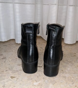 Botines de piel negros