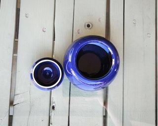 Azucarero de cerámica azul brillante con tapa