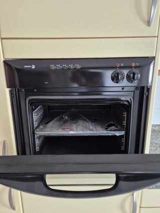 Cocina modular con electrodomésticos a estrenar