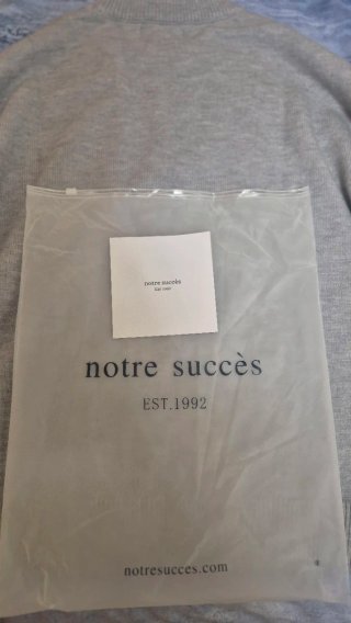 Sudadera Notre Suces Gris