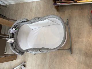 Minicuna Kinderkraft Gris, se ha usado dos veces.