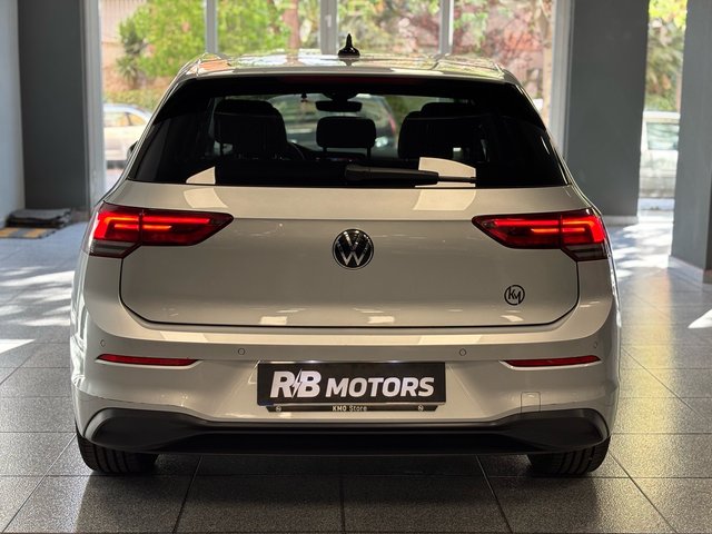 Volkswagen Golf Life 1.5 TSI 96kW (130CV)