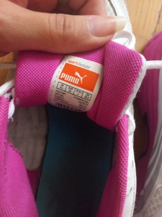 Zapatillas Puma Blancas y Rosas