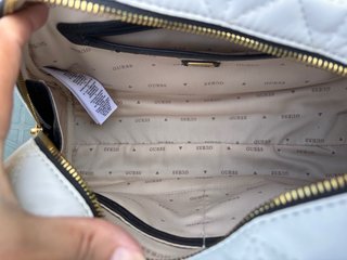 Borsa Guess bianca trapuntata con pochette