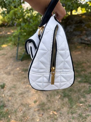Borsa Guess bianca trapuntata con pochette