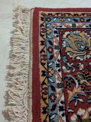 Alfombra estilo persa beige y rojo