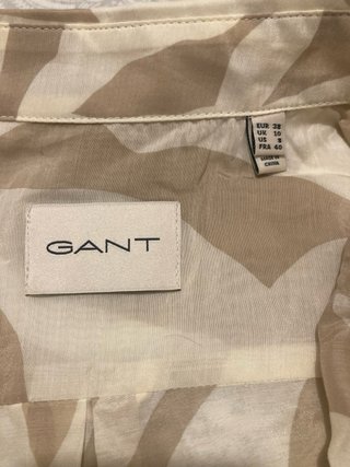 Blusa Gant Estampada Beige y Blanca