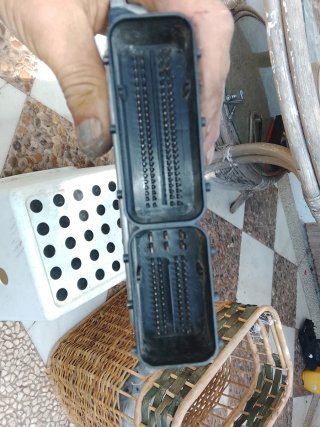 Centralita BOSCH DDE 8 596 362-01 BMW