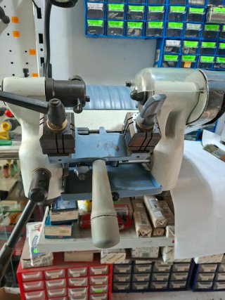 Máquina Duplicadora Llaves DAKOTA + 4500 Llaves