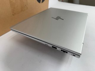 HP EliteBook 640 G11 14 Plata