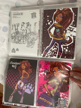Álbum de Monster High con postales