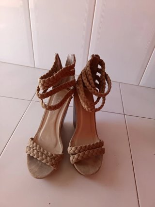 Sandalias cuña trenzadas