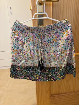 Falda corta estampada flores
