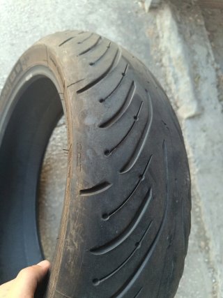Neumático Michelin Road 4 GT