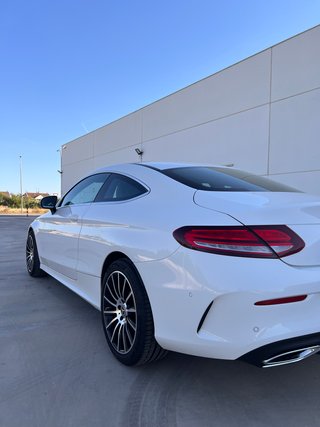 Mercedes-Benz C 300d Coupé AMG Line · 245 CV