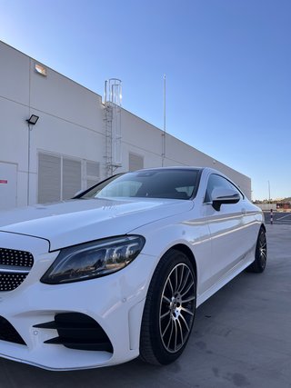 Mercedes-Benz C 300d Coupé AMG Line · 245 CV