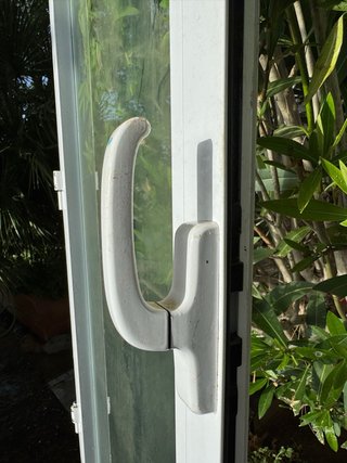 Ventana/Puerta Aluminio 2m