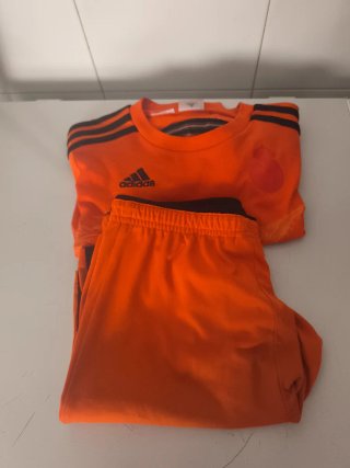 Conjunto de fútbol Adidas naranja