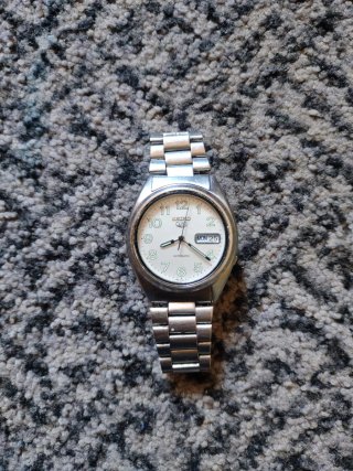 Reloj Seiko Automático Plata y Blanco