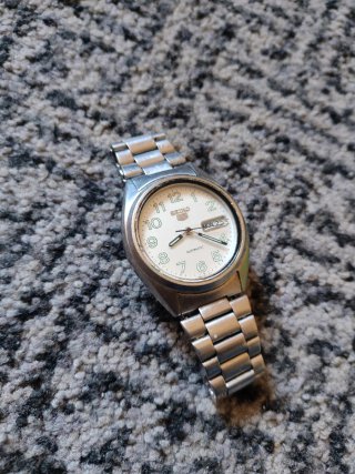 Reloj Seiko Automático Plata y Blanco