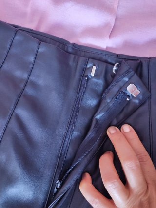 Pantalón polipiel negro