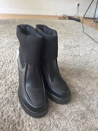 Botines negros talla 39