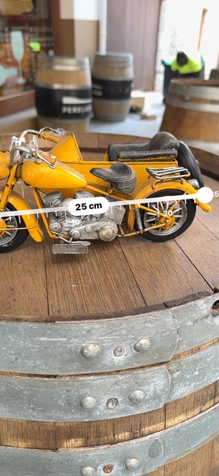 Moto con Sidecar Lata Amarilla y Plateada