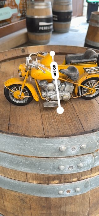 Moto con Sidecar Lata Amarilla y Plateada