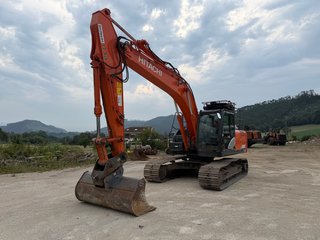 Excavadora Hitachi ZX210 LC6