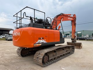 Excavadora Hitachi ZX210 LC6